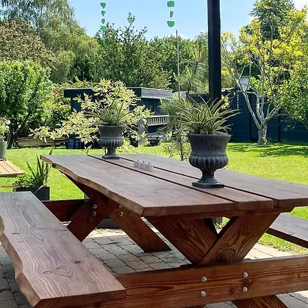 8 Person In Gilleleje-by Traum *