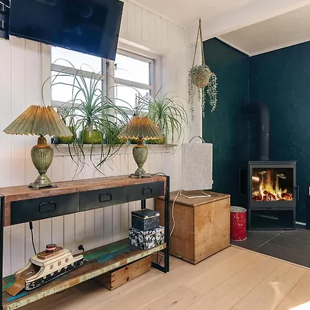 8 Person In Gilleleje-by Traum