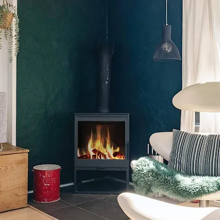 8 Person In Gilleleje-by Traum *